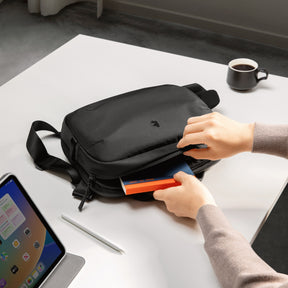 UrbanEX-B11 Tablet Shoulder Bag for 11-inch iPad Pro