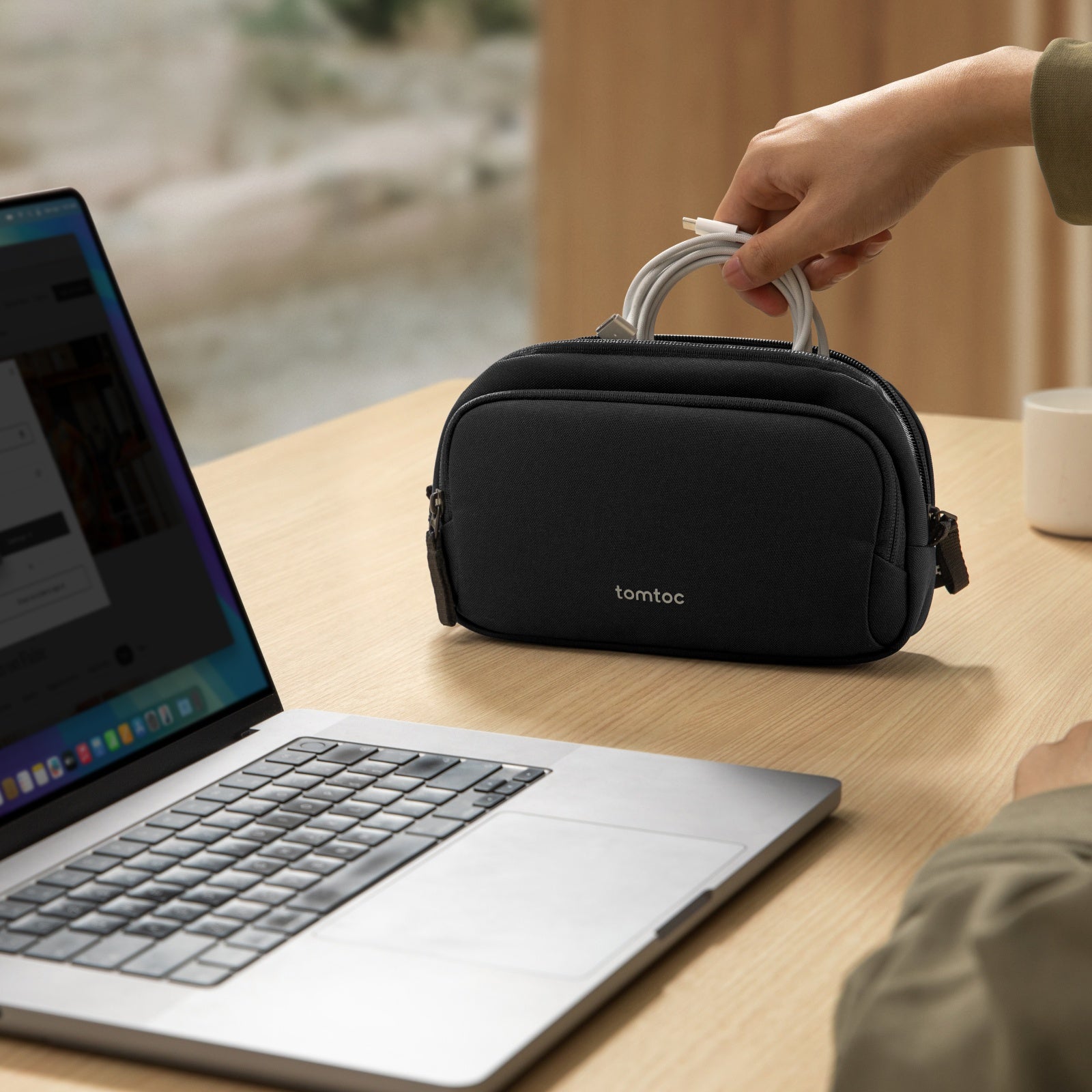 Light-T12 Electronic Accessory Pouch M