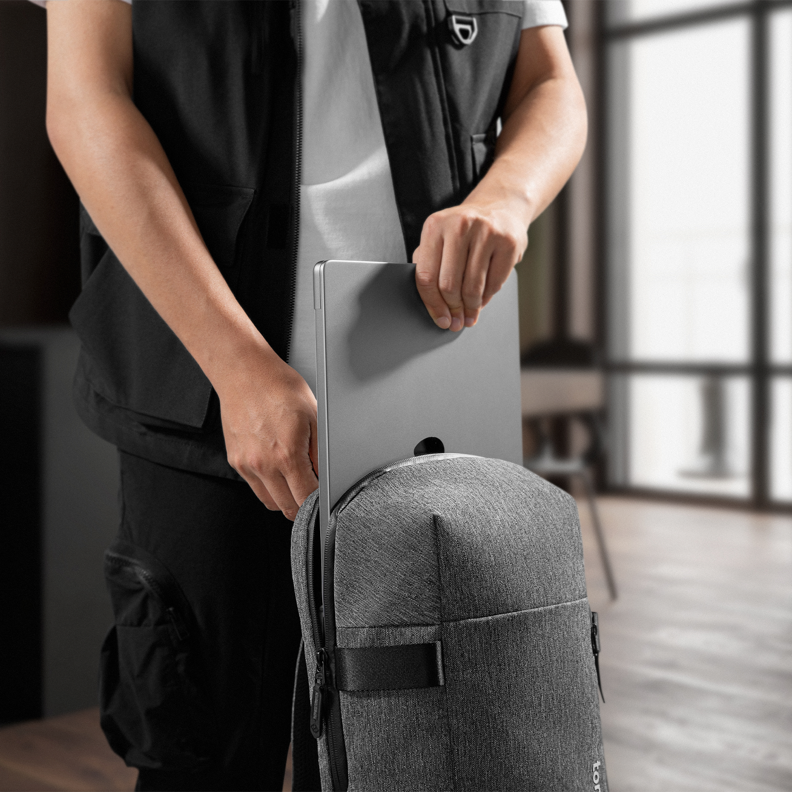 Navigator-T24 Sling Bag S