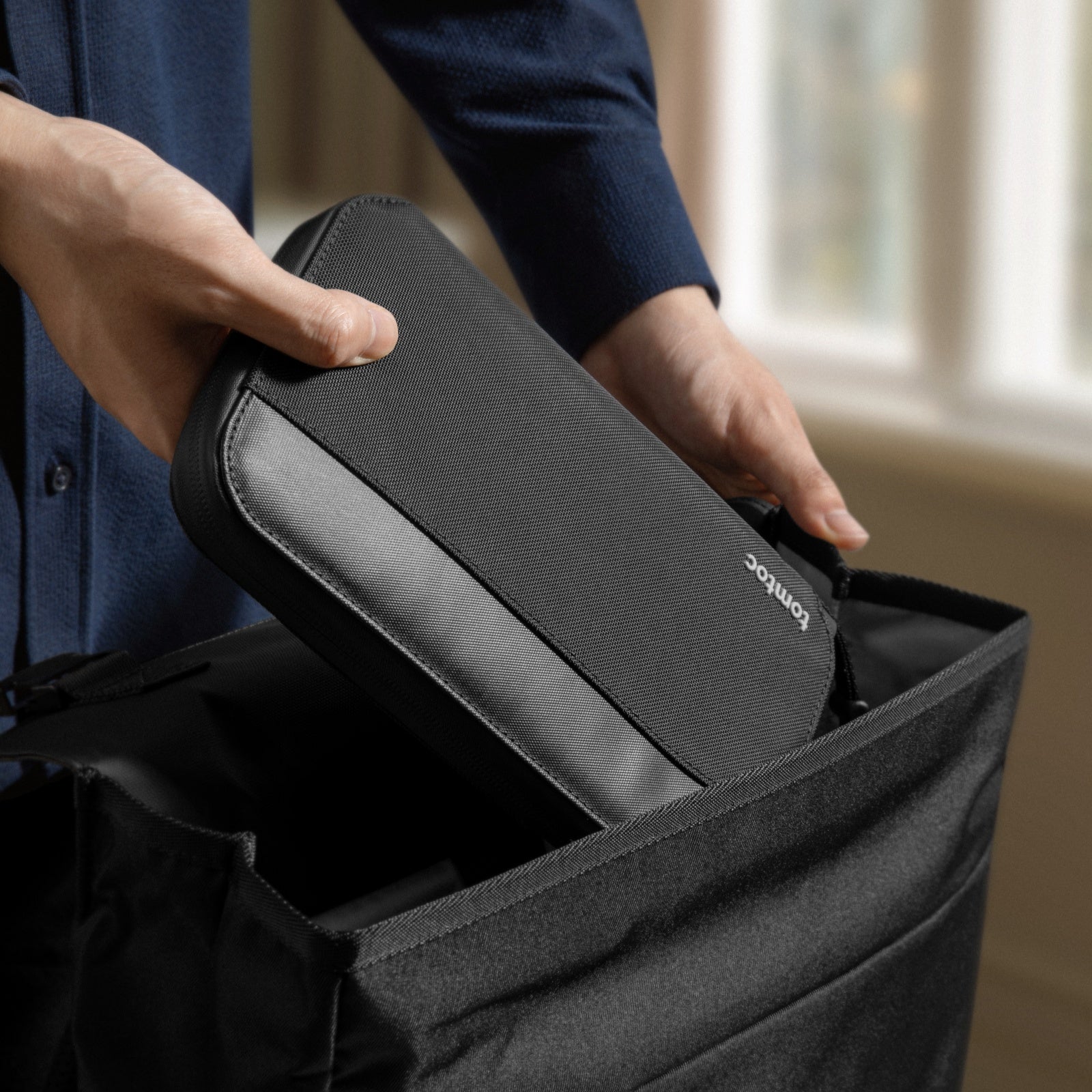 Navigator-T03 Passport Bag