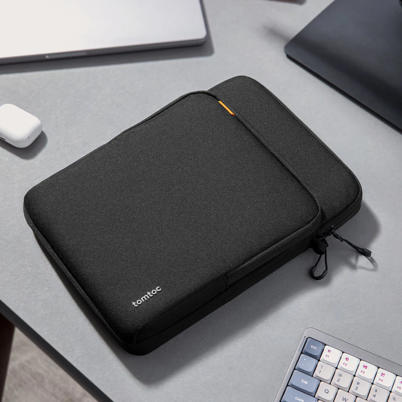 DefenderACE-H13 Laptop Shoulder Bag For 16-inch New MacBook Pro | Black
