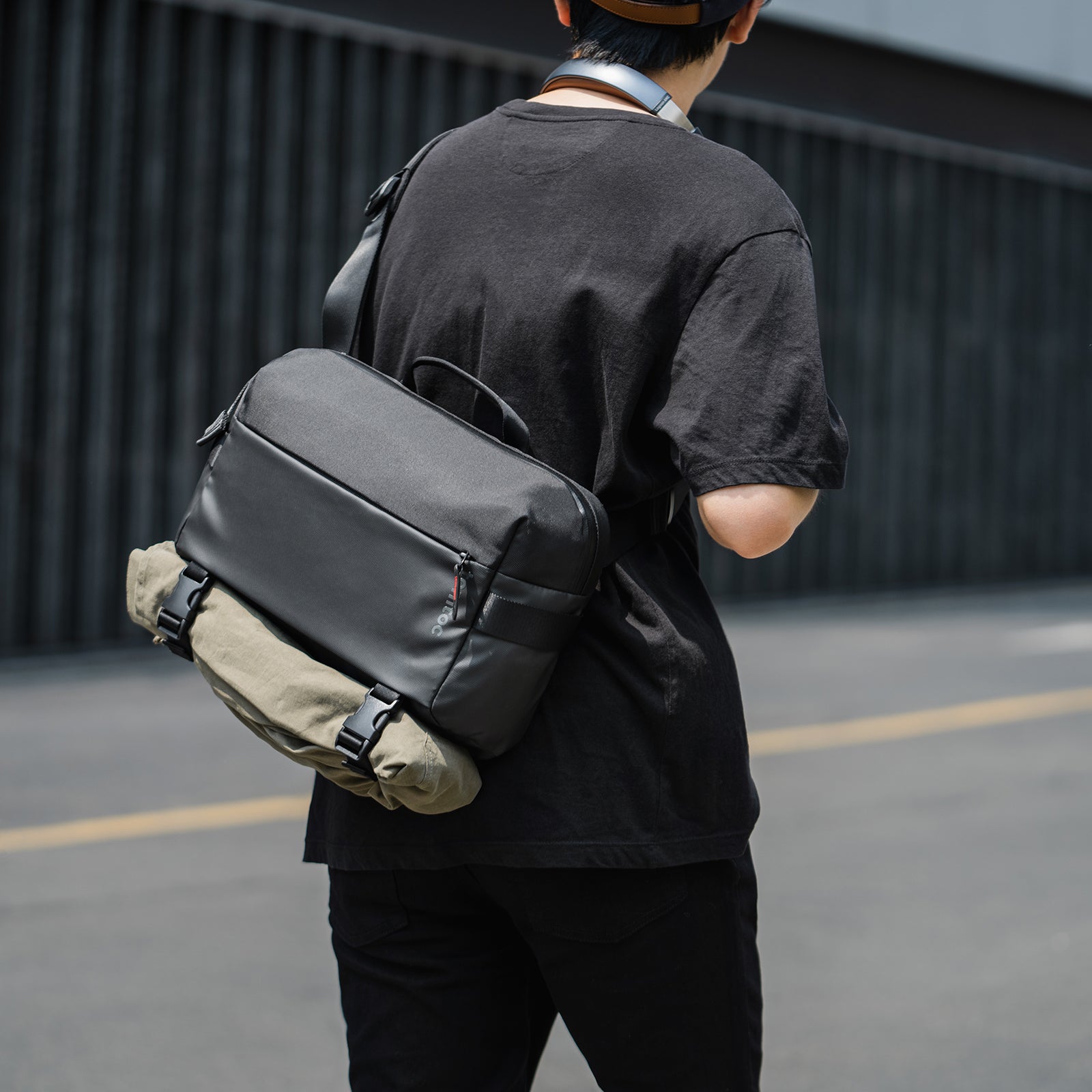 Explorer-T21 Sling Bag L