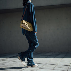 Versatile-A0203 Switch Daily Bag