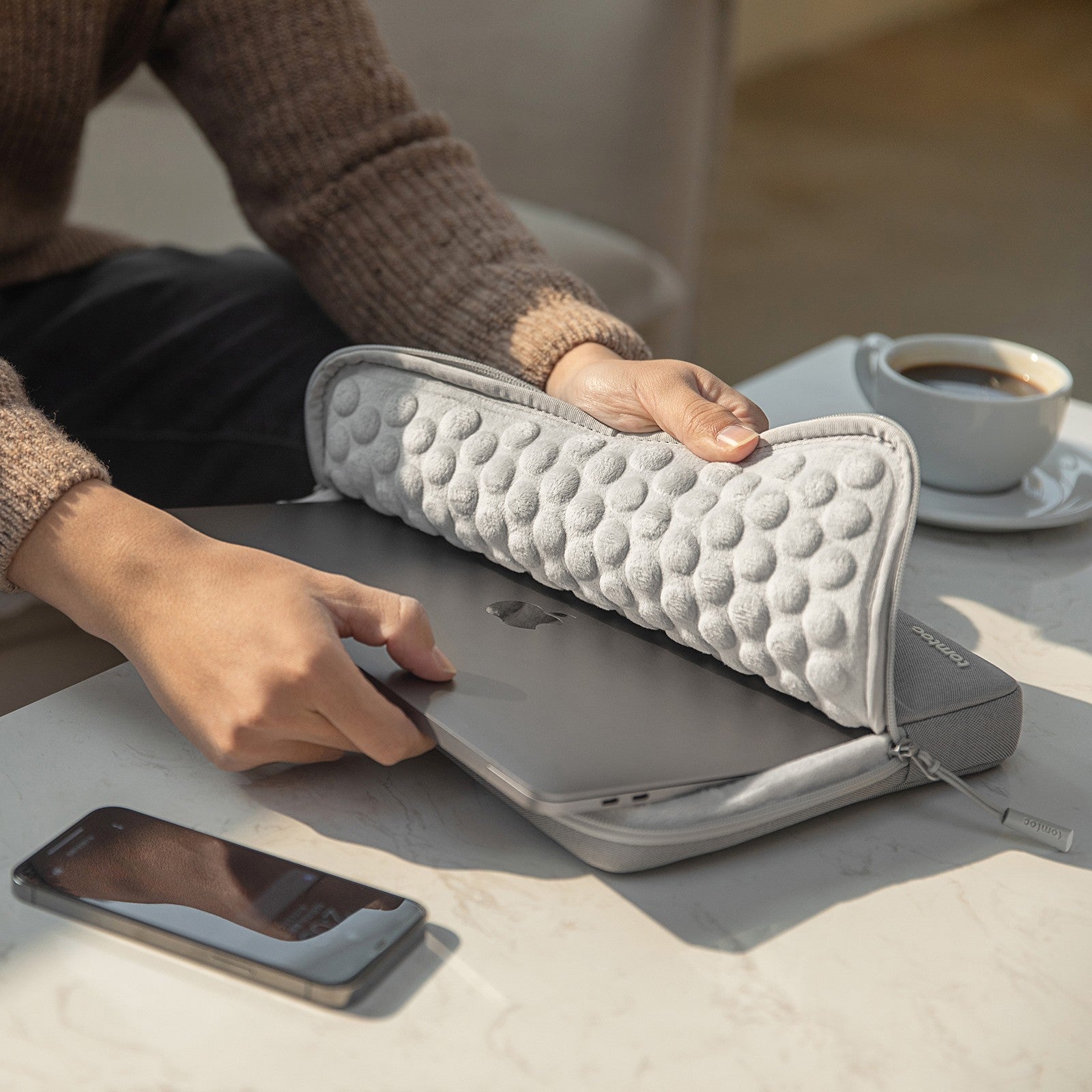 Defender-A13 Laptop Sleeve for 16-inch MacBook Pro M3/M2/M1 | Gray