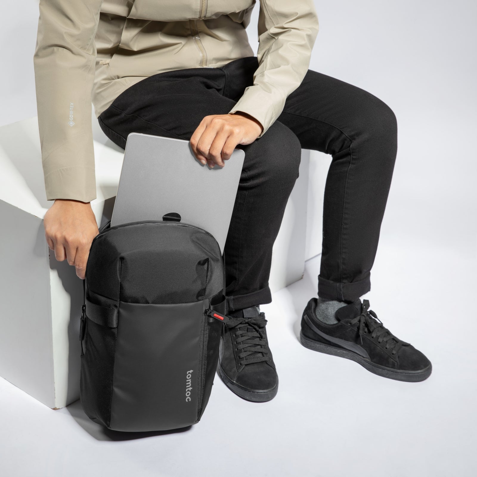 Navigator-T24 Sling Bag S
