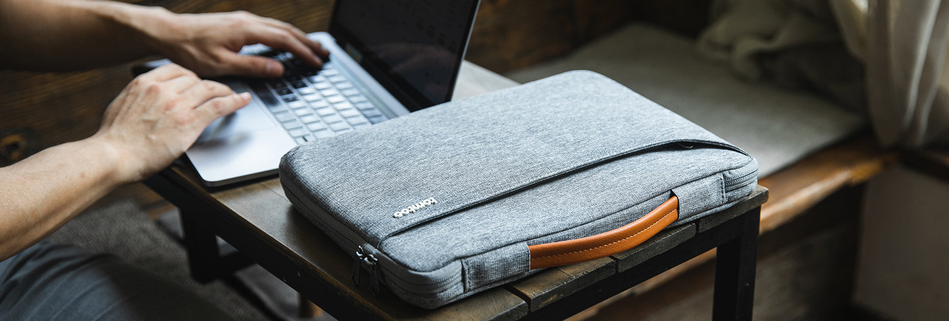 What is a laptop sleeve