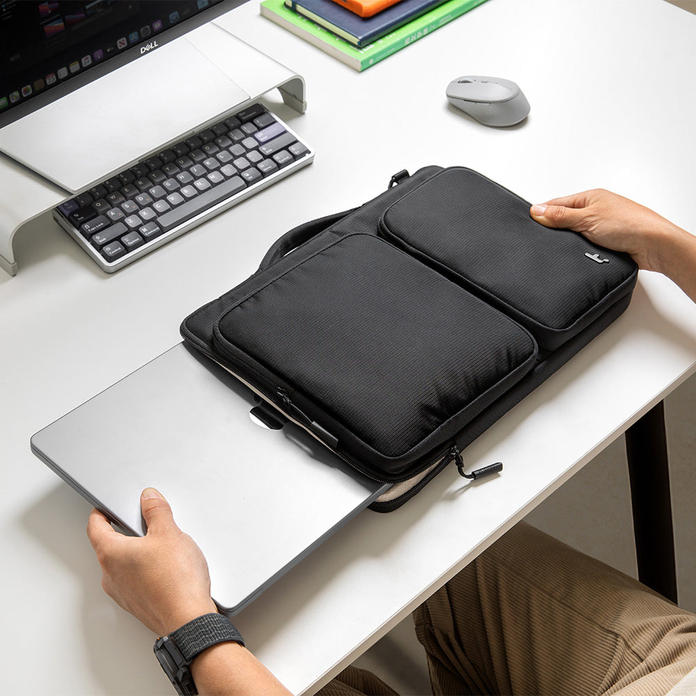 Defender-A42 Premium Laptop Shoulder Bag for 16 inch MacBook Pro