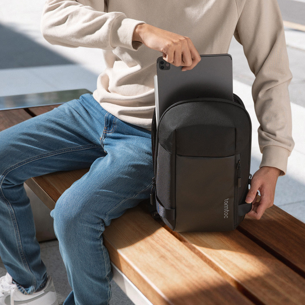 14-inch MacBook Pro M5 7L Sling Backpack – tomtoc Crossbody