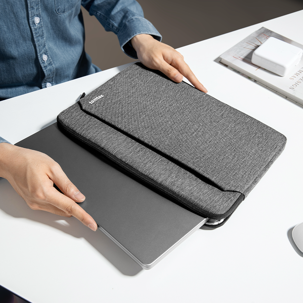 Light-A18 Laptop Sleeve for 13.5-14.4 inch Laptop