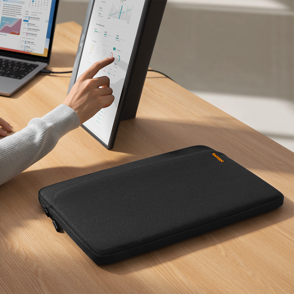 Light-A18 Portable Monitor Sleeve for 15.6 inch Portable Monitor