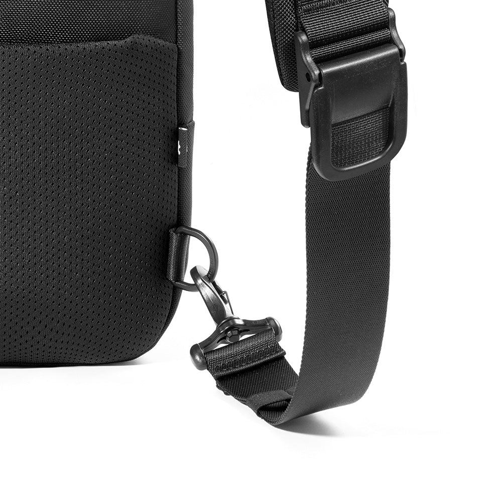 14-inch MacBook Pro M5 7L Sling Backpack – tomtoc Crossbody