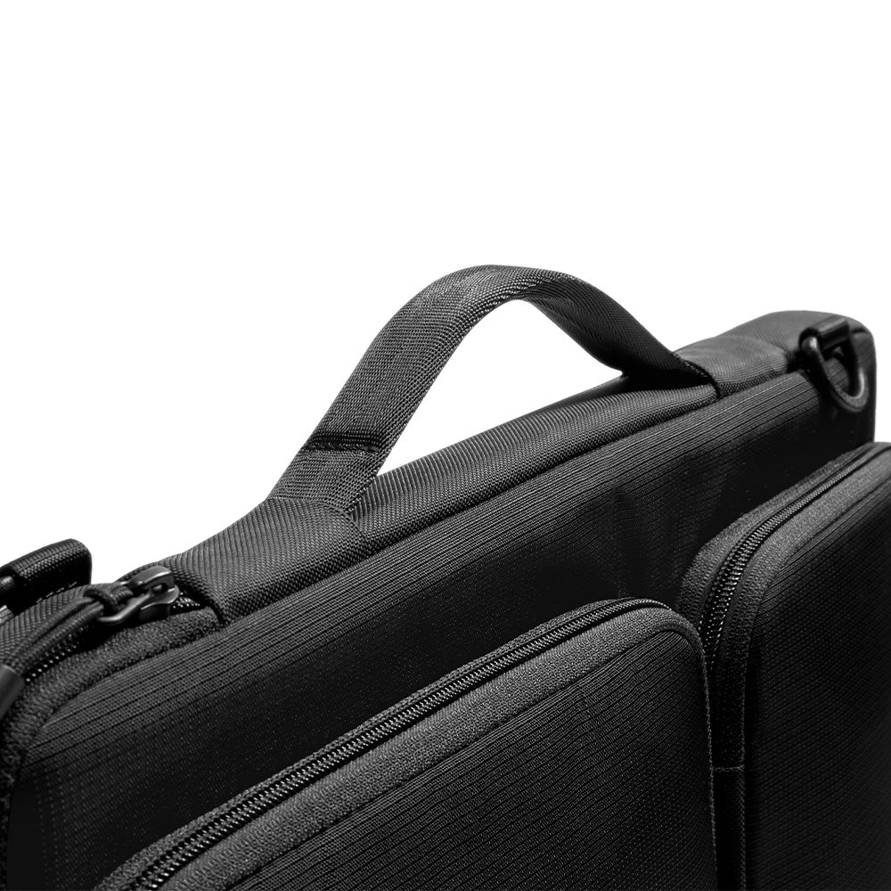 Defender-A42 Premium Laptop Shoulder Bag for 16 inch MacBook Pro