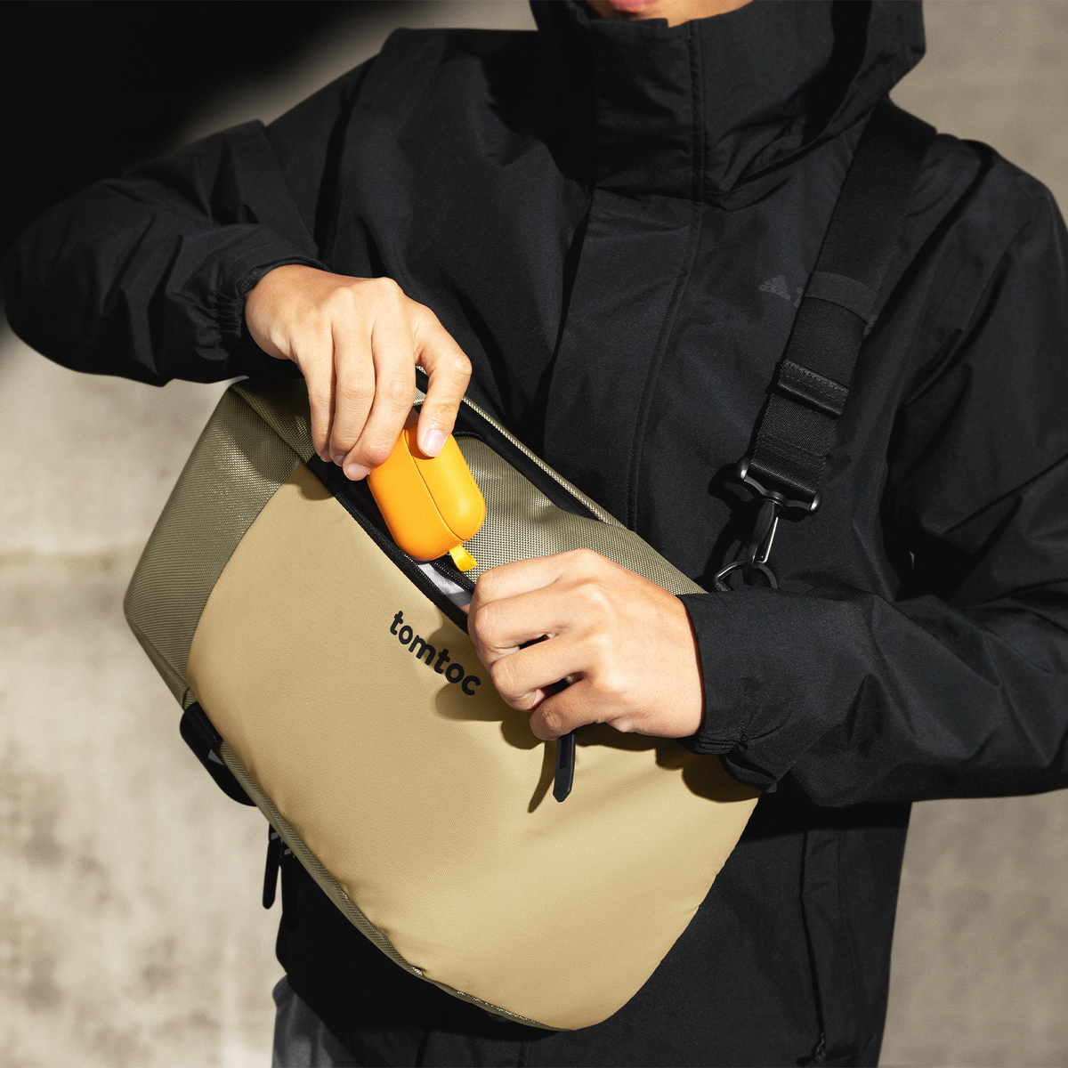 Navigator-T24 Sling Bag 7L - Khaki