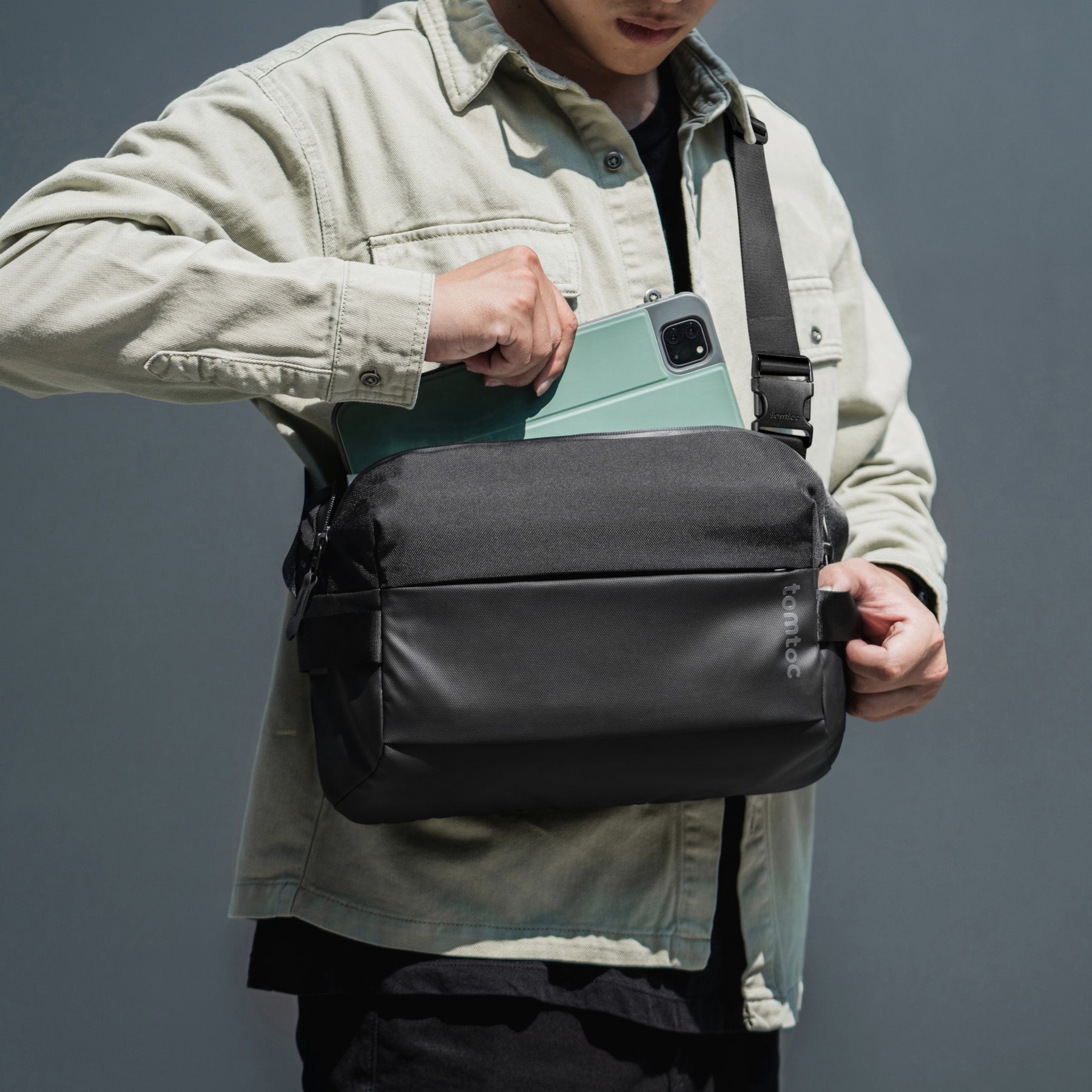 Explorer-T21 Sling Bag M/7L (Fits 11-inch iPad Pro)