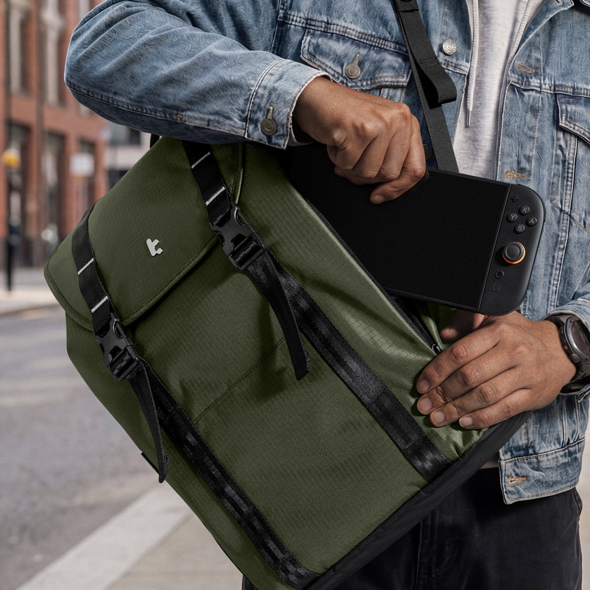 tomtoc Vintage Laptop Backpack – 22L Lightweight Water-Resistant