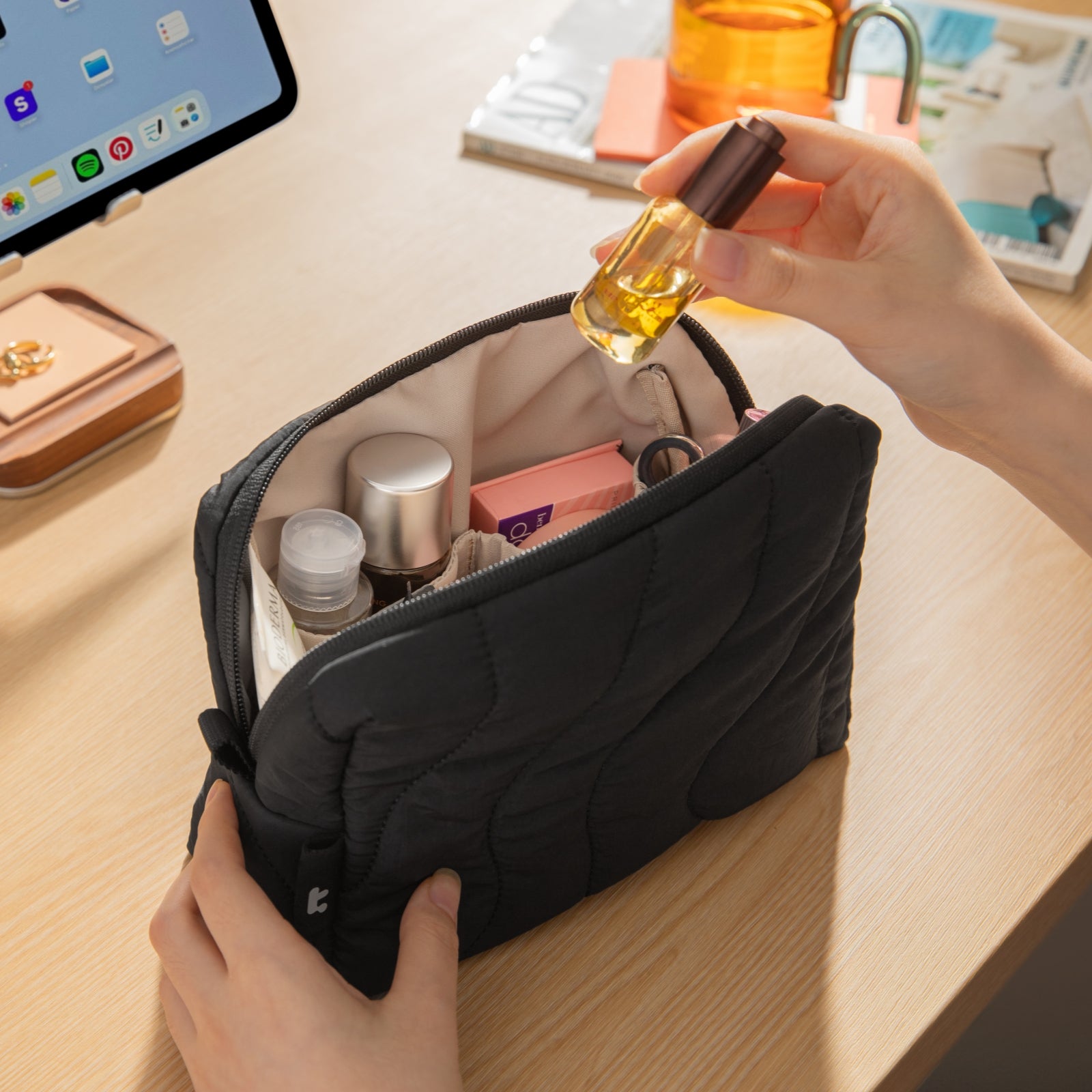 tomtoc Puffy Portable Pouch – Lightweight Travel Organizer