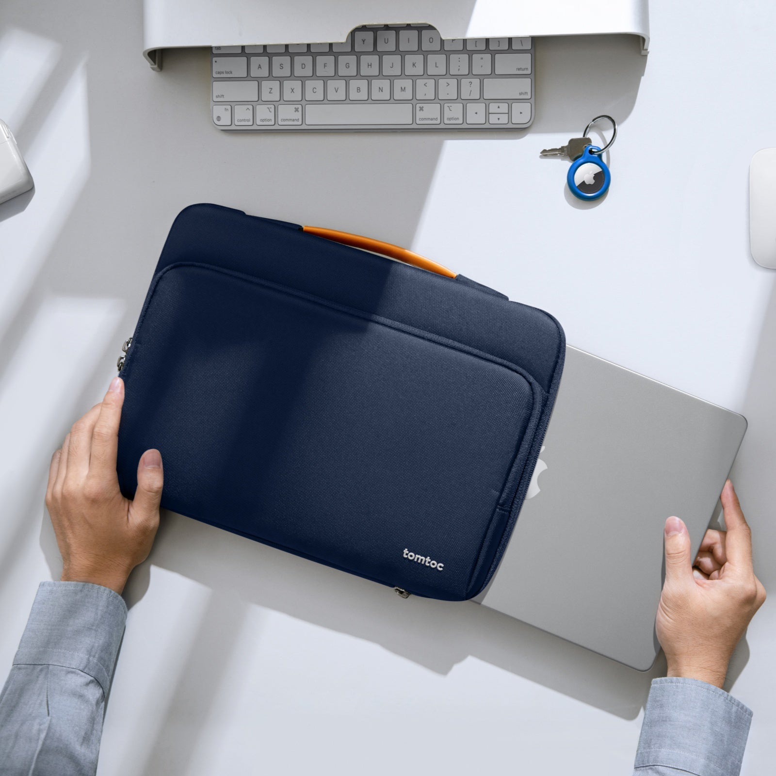 tomtoc Laptop Briefcase for 15-inch New MacBook Air/Pro – Slim