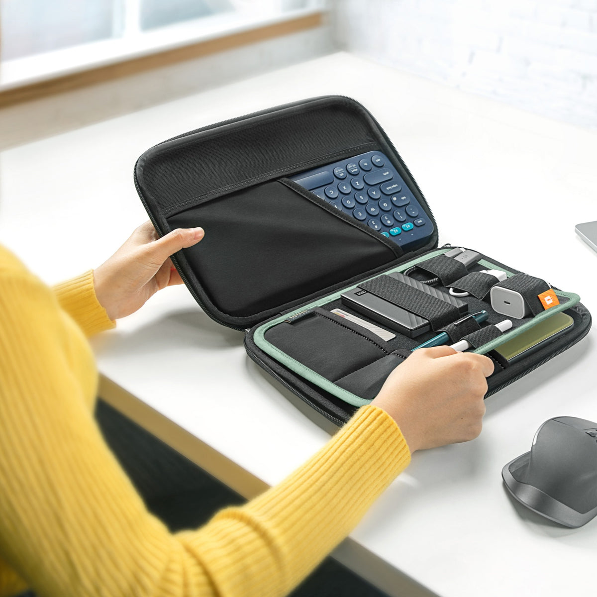 FancyCase-B06 Tablet Portfolio Plus Case for 11 inch iPad Air /Pro