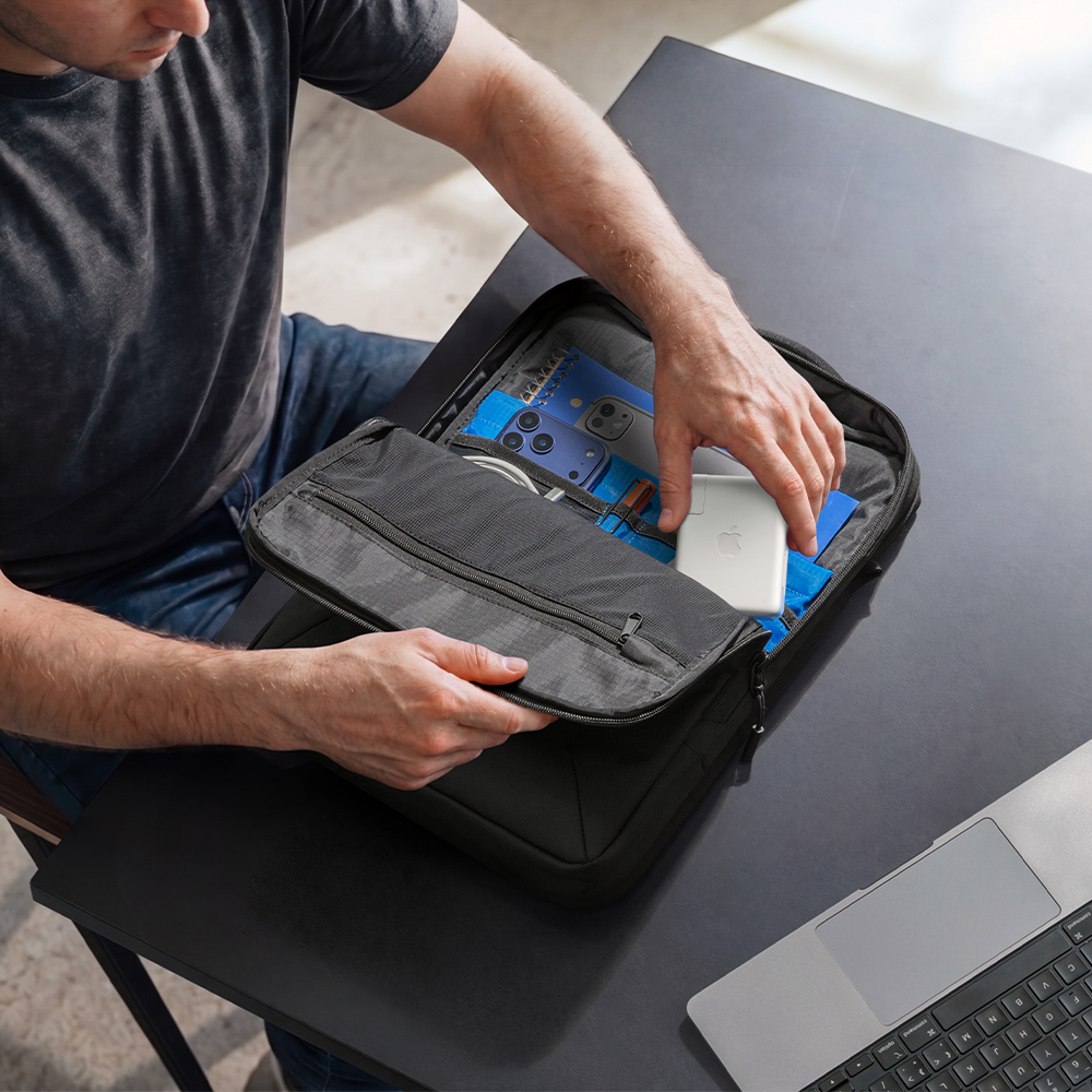 UrbanEX-A04 Laptop Shoulder Bag for 13.5-16.2 inch Laptop