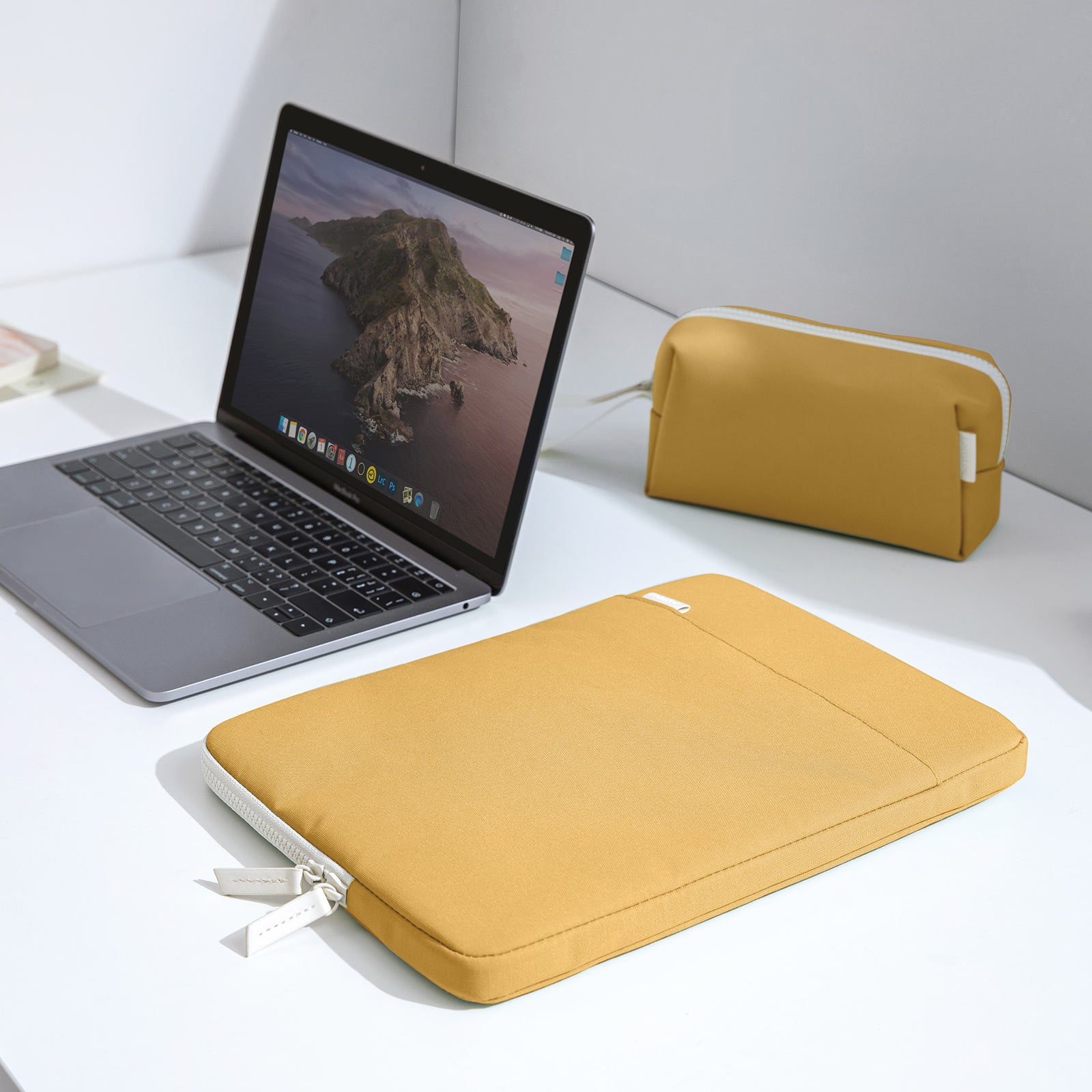 Defender-A23 Jelly Laptop Sleeve Kit for 13-inch MacBook Air M3/M2/M1 |  Maize Yellow