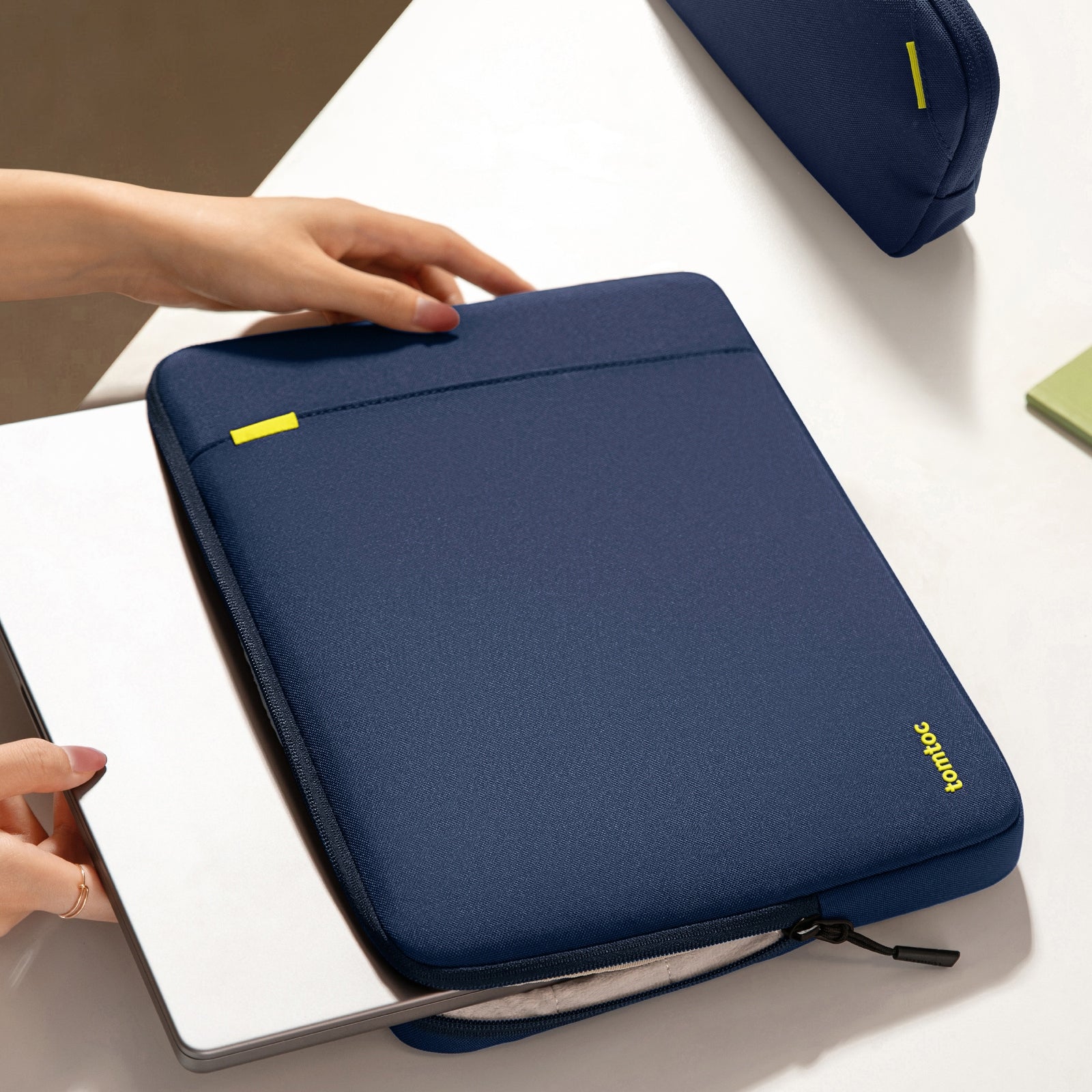 トップス mac tomtoc 360° Laptop Sleeve for 14″ MacBook Pro – Slim