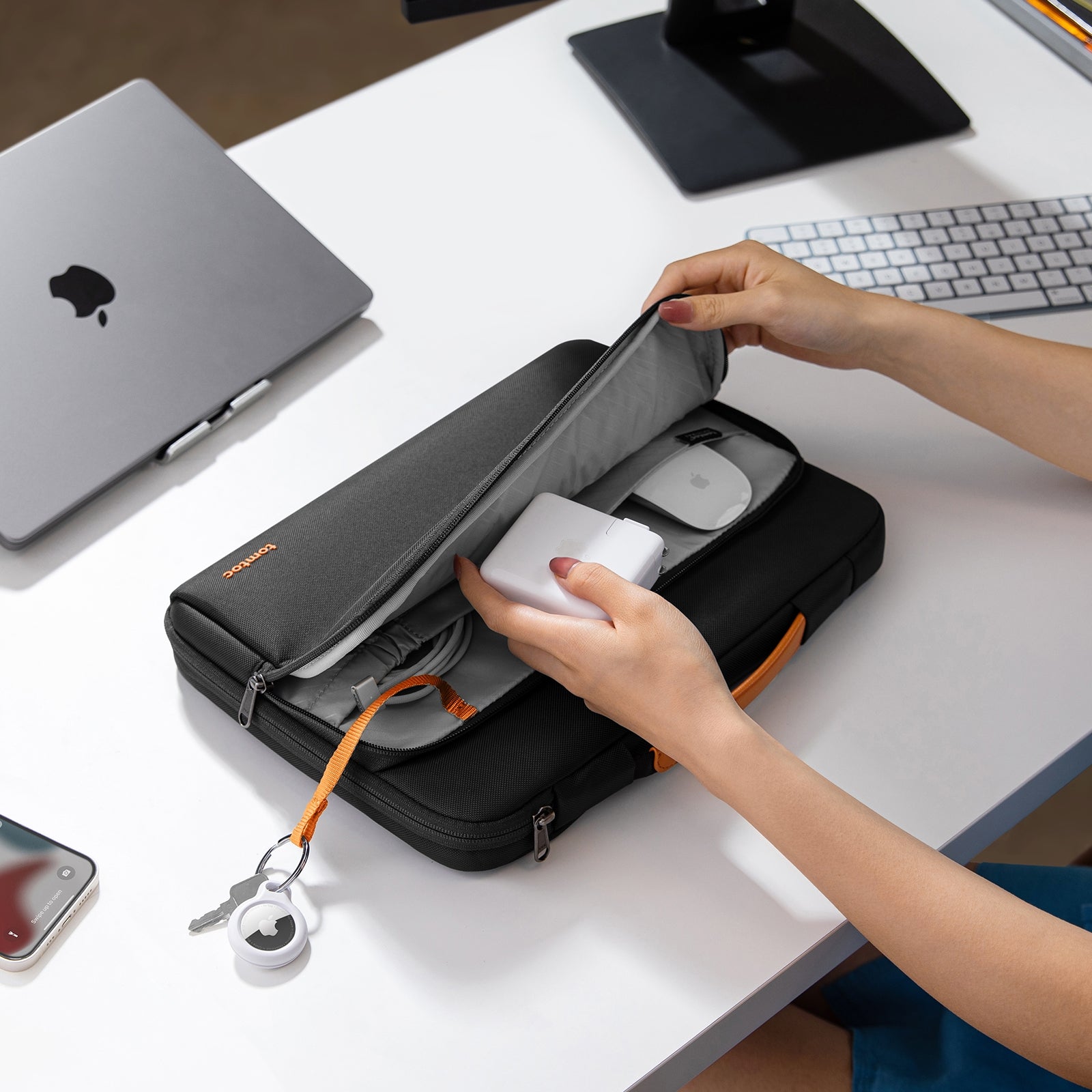 Defender-A14 Laptop Handbag For 16-inch MacBook Pro | Black