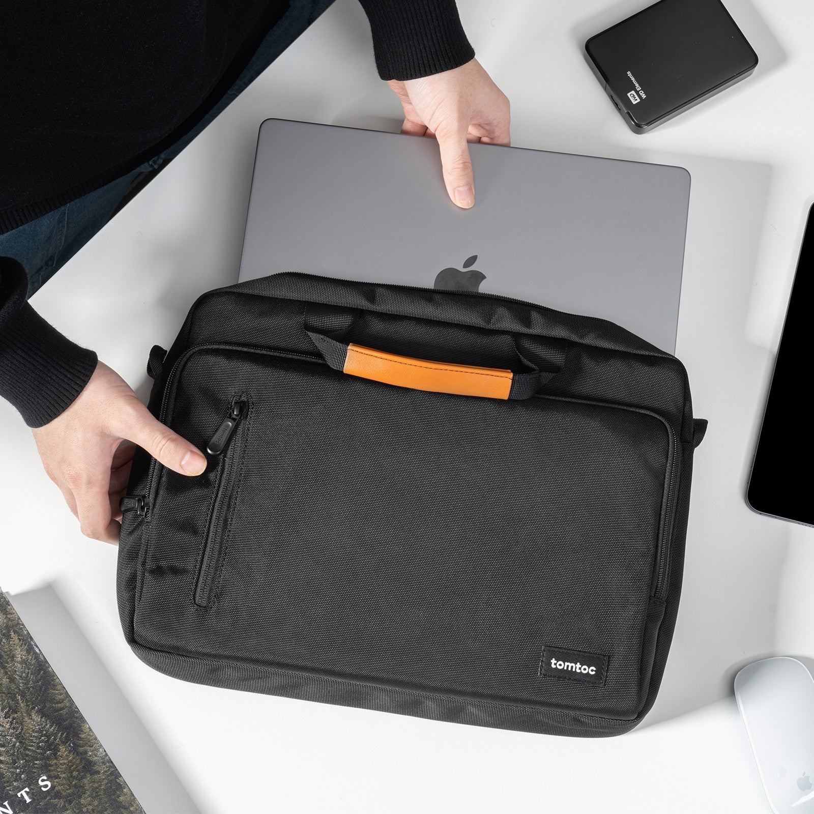 Navigator-A43 Laptop Briefcase For 14" MacBook Pro / Surface