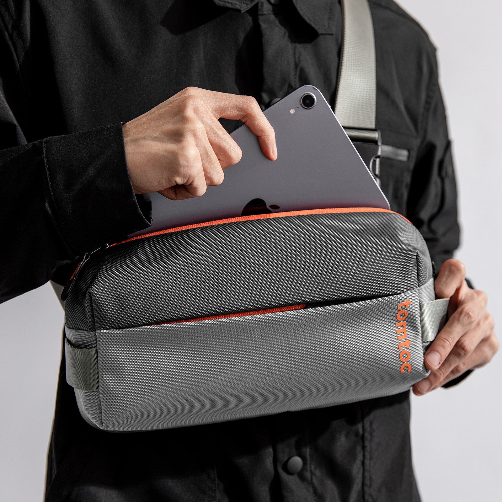 Explorer-T21 Sling Bag S | Space Gray