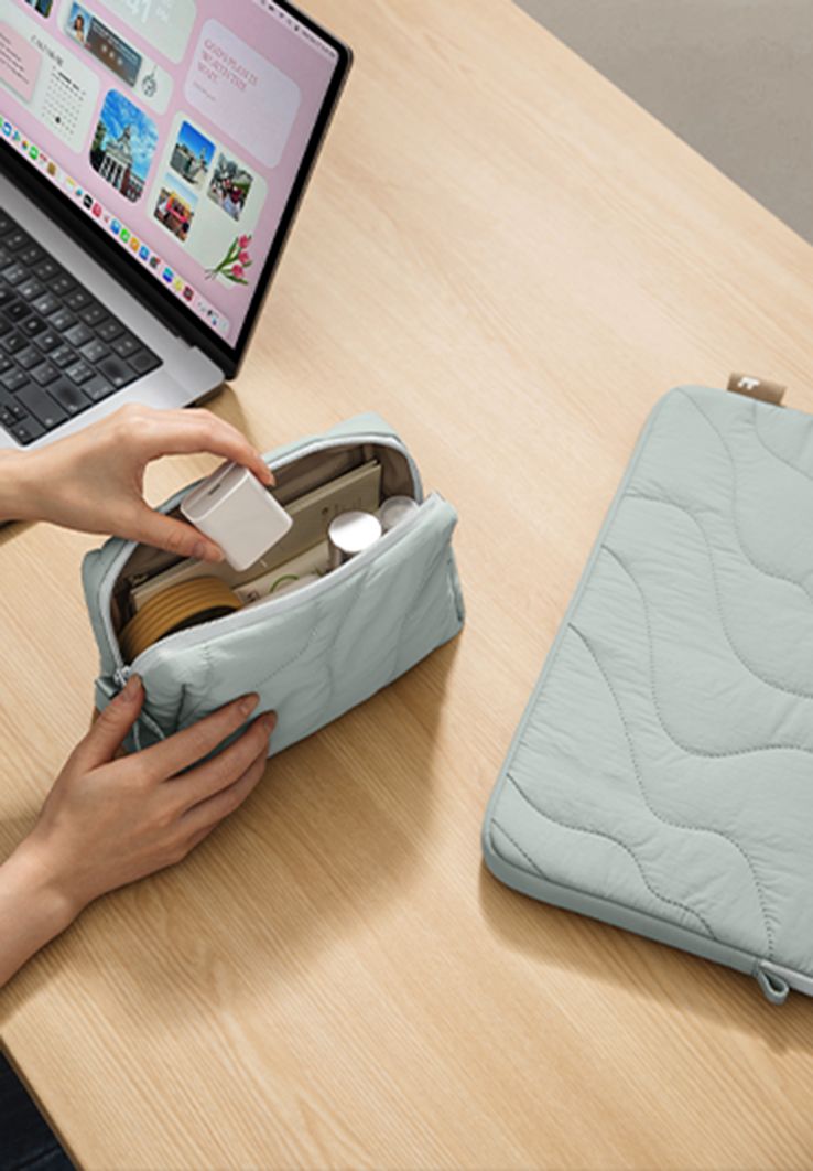 Terra pouch and laptop sleeve in light blue